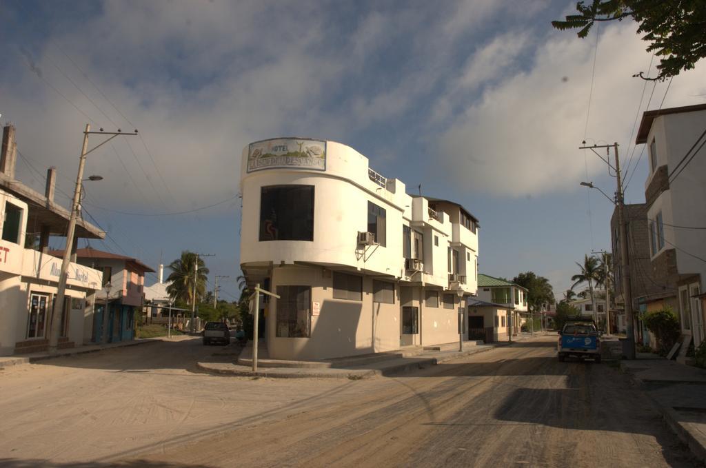 Hostal La Isla Del Descanso Puerto Villamil Exterior foto