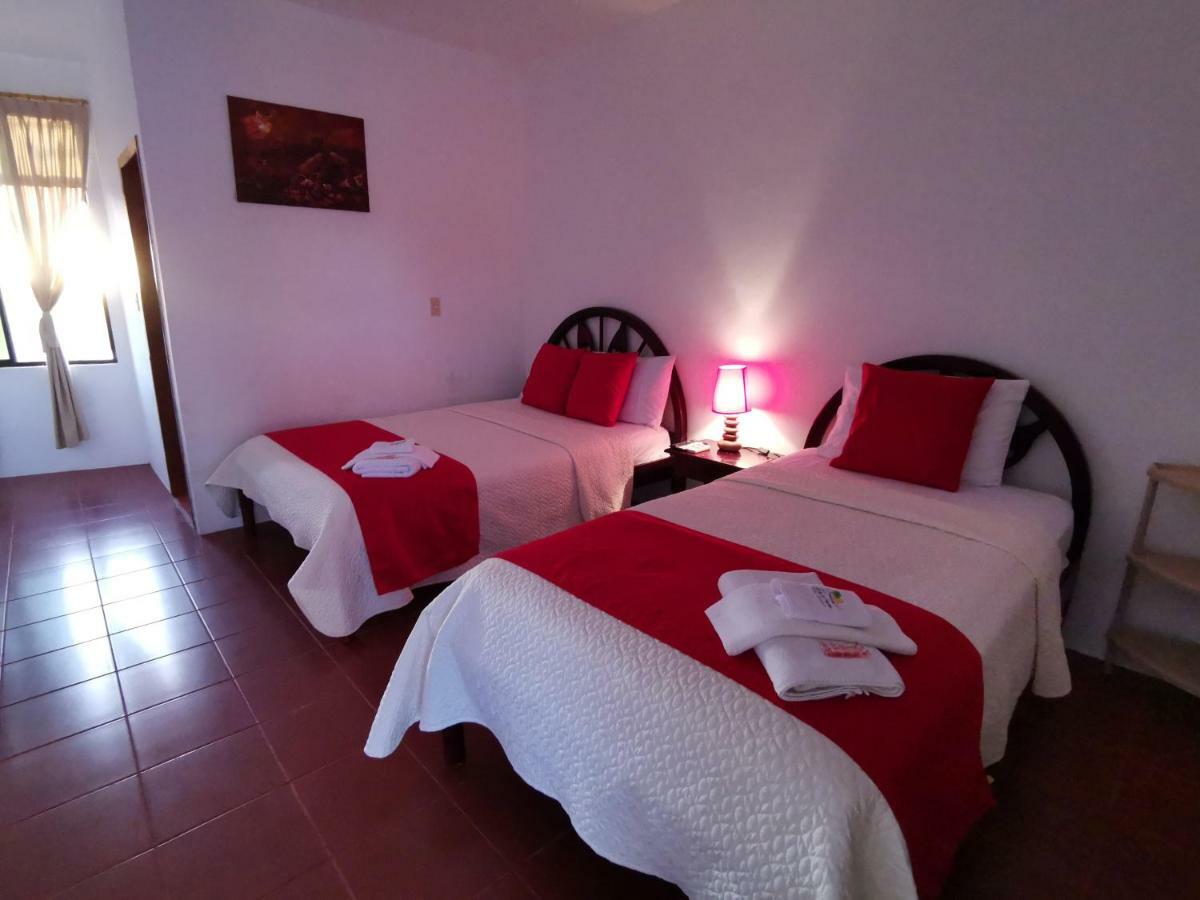 Hostal La Isla Del Descanso Puerto Villamil Exterior foto